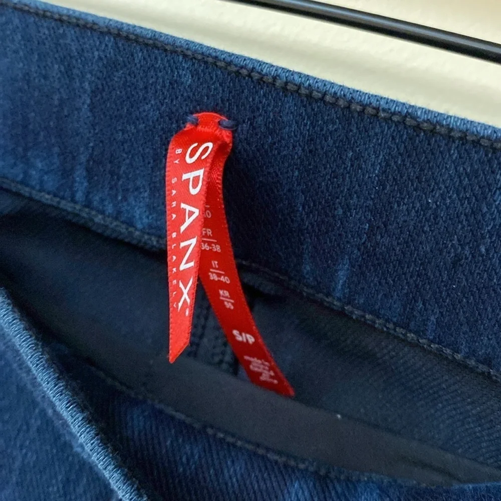 SPANX High Rise Leggings with Tapered Fit and Elastic Waistband - Picture 7 of 13